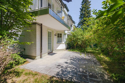 Terrasse - Ruhige Gartenwohnung mit ca. 200 m² Südwestgarten - Besichtigung am FR 05.09. nach Vereinbarung