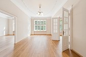 mit KI leergeräumt - 7 Zimmer Etagenwohnung in Berlin
