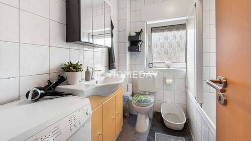 Haus 1 1. OG Badezimmer 1 - 