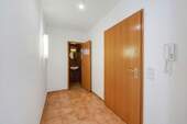 Flur zum Eingang - 
