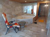 Whirlpool im Saunabereich - 