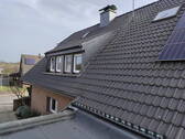 Dach mit Solaranlage - 