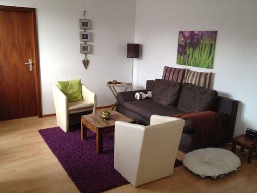 Wohnzimmer - Etagenwohnung mit 66,00 m&sup2; in Hannover zum Kaufen