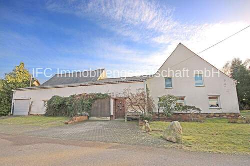 Hausansicht / Straßenseite - gepflegter Vierseitenhof in Coswig (Anhalt) OT Bräsen