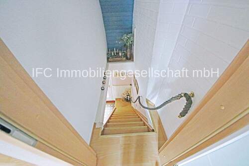 Treppe vom EG zum DG - 