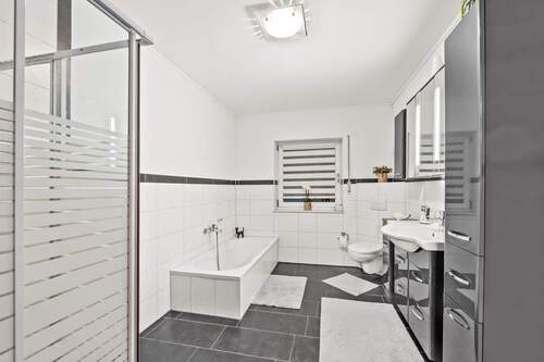 Badezimmer - 2 Zimmer Etagenwohnung zum Kaufen in Attendorn