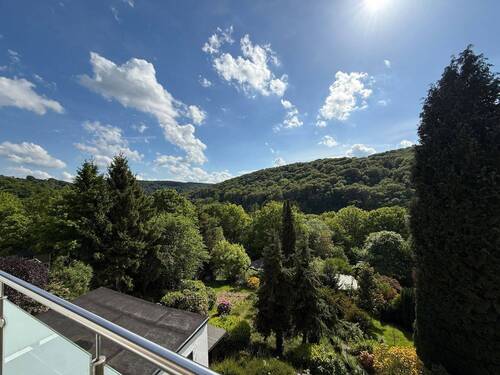 Aufblick vom Balkon - 