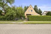Haus von der Straße - 5 Zimmer Mehrfamilienhaus, Wohnhaus in Falkensee