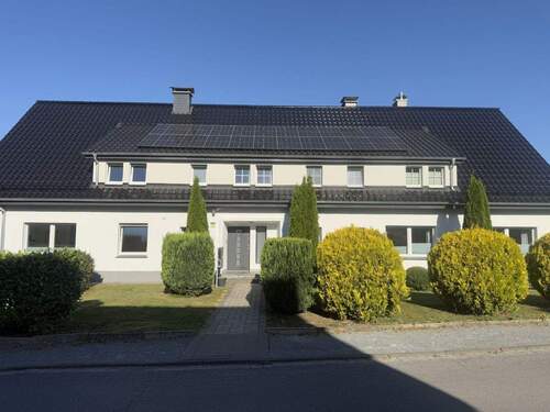 Hausansicht - 4 Zimmer Etagenwohnung zum Kaufen in Sundern