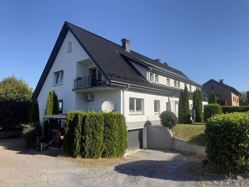 Hausansicht - 4 Zimmer Etagenwohnung in Sundern