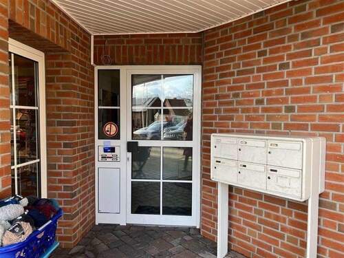 Eingang vom Erdgeschoss über - 