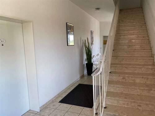 Zugang über das Treppenhaus - Büro in Rosengarten