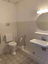 WC 1 am Wartebereich - 