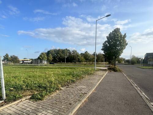 Gut gelegen mit vielen Parkplatzmöglichkeiten - Grundstück zum Kaufen in Krostitz