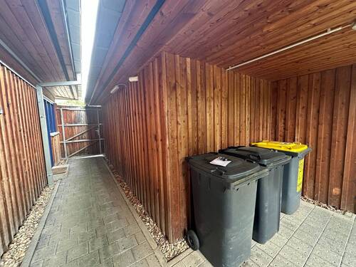Durchgang Garage - 