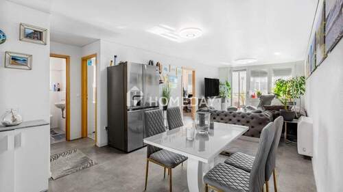 Wohnzimmer 1 - 4 Zimmer Etagenwohnung in Heilbronn