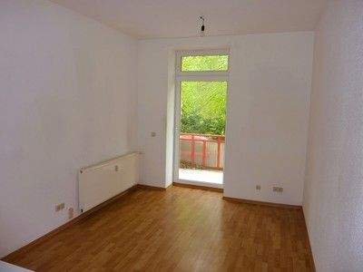 17042-1.jpg - - Kleine Erdgeschoss-Wohnung mit Balkon -