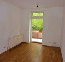 - Kleine Erdgeschoss-Wohnung mit Balkon - - Weißenfels