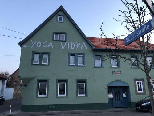 Frontansicht der Nordseite - 4 ZKB als WG, denkmalgeschütztes Gebäude, 110m², EG, gehobene Ausstattung, ab 1. Mai 2026