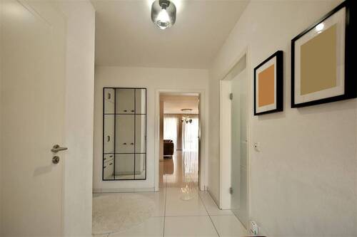 Windfang und Garderobe - Reihenmittelhaus mit 152,20 m&sup2; in Langweid am Lech zum Kaufen