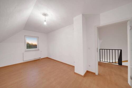 Schlafzimmer - Einfamilienhaus mit 142,00 m&sup2; in Ingolstadt zum Kaufen