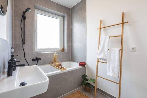 Entspannen - Erstbezug nach hochwertiger Sanierung - 4-Zimmer - Erdgeschosswohnung mit eigener Garage in Marl