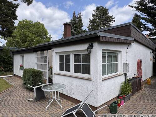 gut erhaltenes Sommerhaus - 