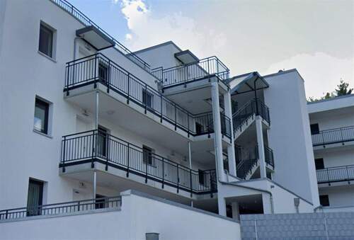 Blick von der Straßenseite - 2 Zimmer Etagenwohnung in Mallersdorf-Pfaffenberg