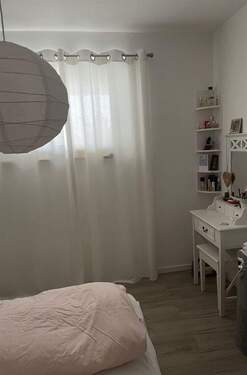 Blick ins Schlafzimmer - 