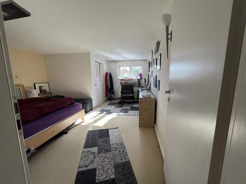 Schlafzimmer mit Einbauschrank - 