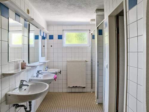 gemeinschaftliches Bad Haus 1 - 