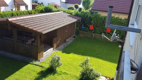 Ausblick in den Garten - Helle 3-Zimmer Whg. mit Balkon und Doppelgarage