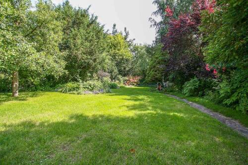 Der wundervolle Garten - 1 Zimmer Doppelhaushälfte zum Kaufen in Erlangen