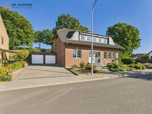 1 - Großzügiges Ein- Zweifamilienhaus mit Doppelgarage in Heinsberg-Dremmen