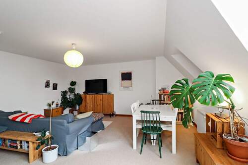 Wohnzimmer - 3 Zimmer Etagenwohnung zum Kaufen in Berlin