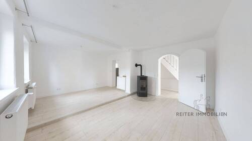 Offenes Wohn-Esszimmer mit Pelletofen - 3 Zimmer Reihenendhaus zum Kaufen in Fulda