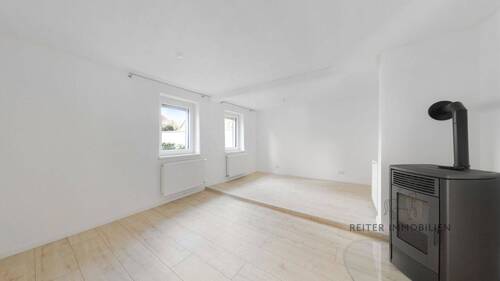 Offenes Wohn-Esszimmer mit Pelletofen - 3 Zimmer Reihenendhaus in Fulda