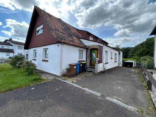 Hausansicht - 6 Zimmer Mehrfamilienhaus, Wohnhaus in Pirmasens