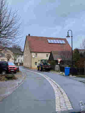 Südansicht.JPG - Haus mit mehreren Wohnungen in Plech zu verkaufen
