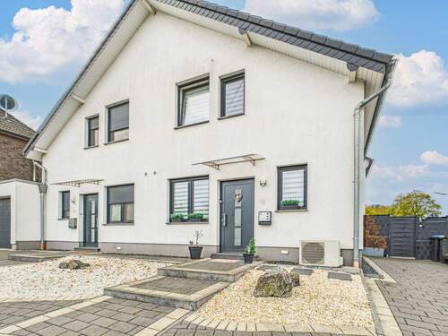 WWW.BOUWENS.DE - Moderne Doppelhaushälfte mit Terrasse in ruhiger Lage in Heinsberg - Waldenrath!