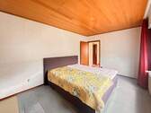 Schlafzimmer EG - 