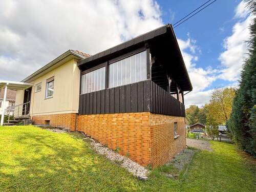 Außenansicht Terrasse - 4 Zimmer Bungalow zum Kaufen in Roßbach