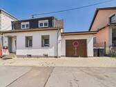 REMAX Immobilien DeLux Haus in Quierschied zu verkaufen - Mehr Platz. Mehr Möglichkeiten. Ein Zuhause für die ganze Familie.