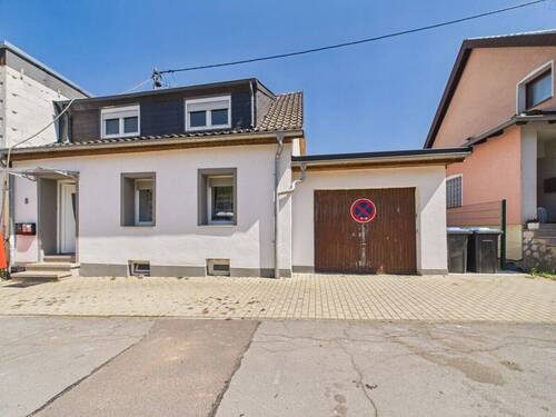 REMAX Immobilien DeLux Haus in Quierschied zu verkaufen - Mehr Platz. Mehr Möglichkeiten. Ein Zuhause für die ganze Familie.
