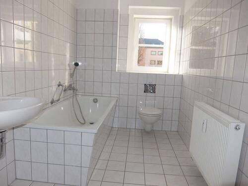 MusterBad - Etagenwohnung mit 48,00 m&sup2; in Chemnitz zur Miete
