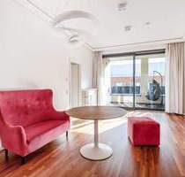 Lichtdurchflutete Wohnung mit Loggia in Berlin Mitte