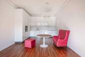 Wohn- und Essbereich mit Einbauküche - 3 Zimmer Etagenwohnung in Berlin