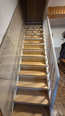 EG modernisierte Holztreppe - 