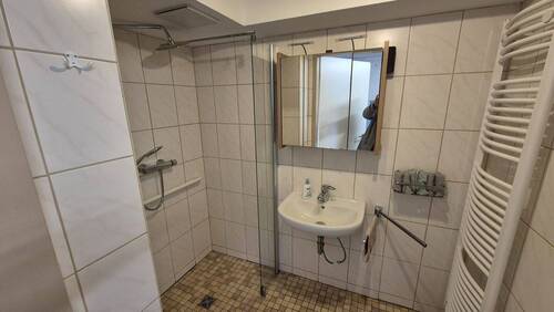 EG modernisiertes Bad - 