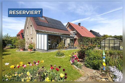 Titelbild - Einziehen & Wohlfühlen - gepflegtes Einfamilienhaus mit großem Garten in familienfreundlicher Lage